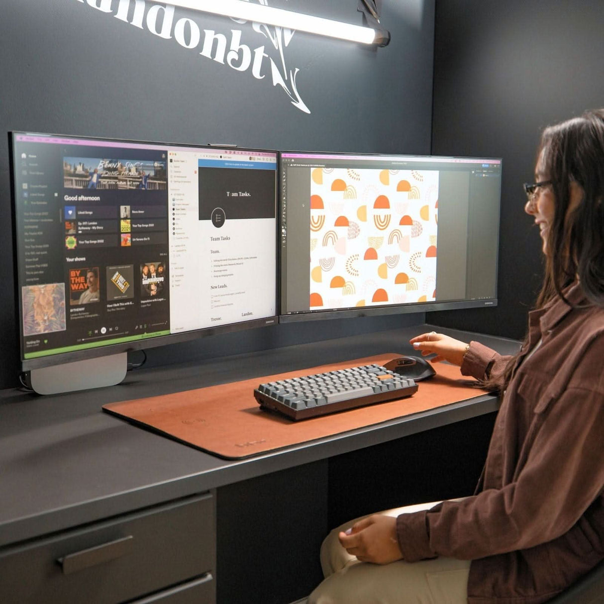 Dual Monitor Wall Mount Black Monitor Mount - Dual Monitor Wall Mount - Mount-It! - MI-1766B