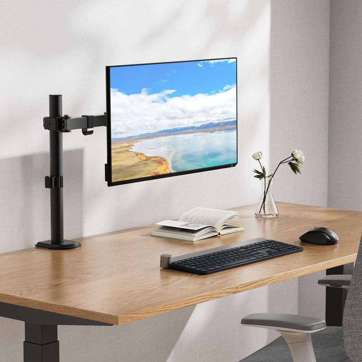 Full Motion Monitor Mount Black Monitor Mount - Full Motion Monitor Mount - Mount-It! - MI-2751