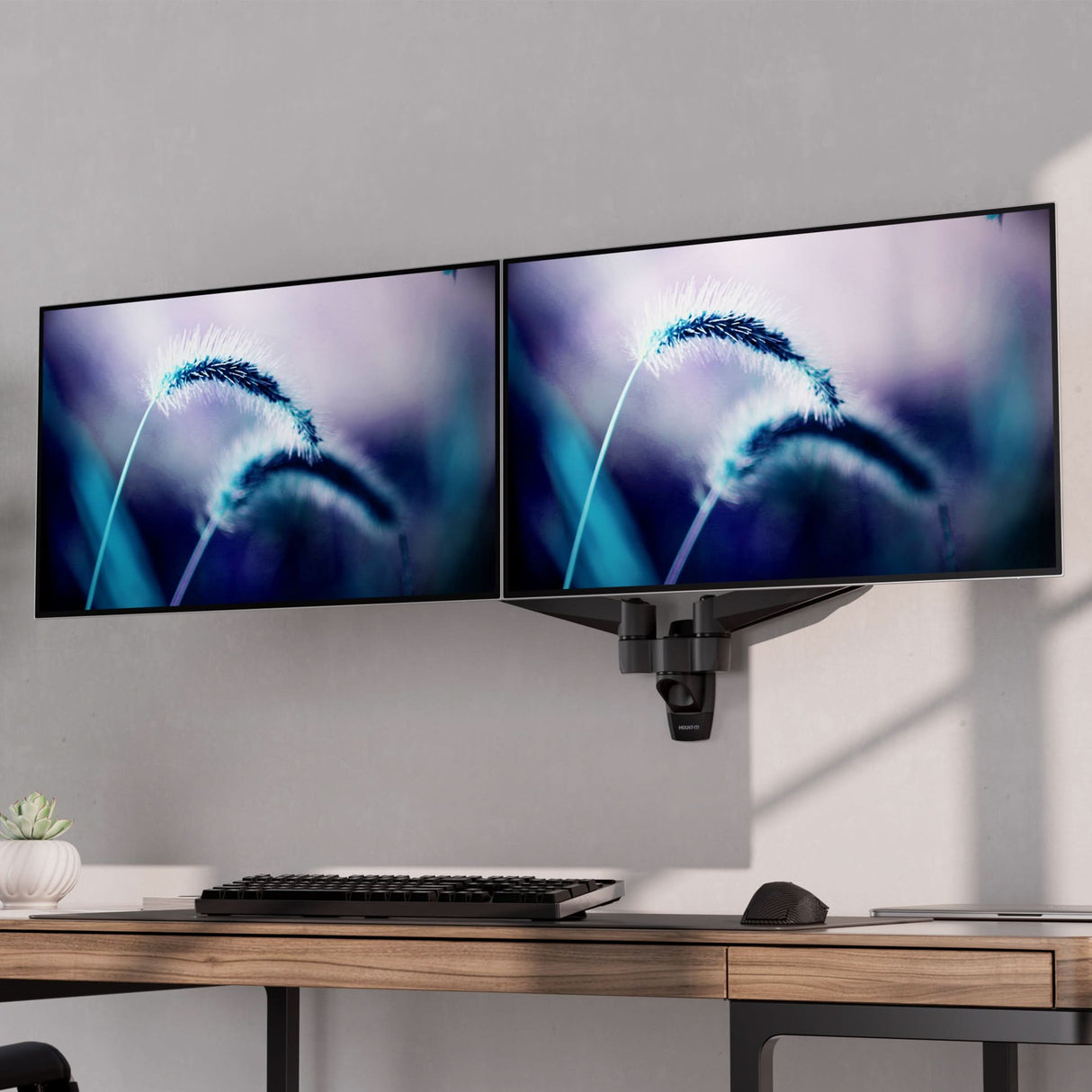 Full Motion Dual Monitor Wall Mount with Gas Spring Arms Monitor Mount - CLiX Series Full Motion Dual Monitor Wall Mount with Gas Spring Arms - Mount-It! -