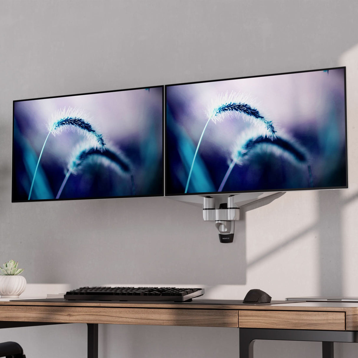 Full Motion Dual Monitor Wall Mount with Gas Spring Arms Monitor Mount - CLiX Series Full Motion Dual Monitor Wall Mount with Gas Spring Arms - Mount-It! -