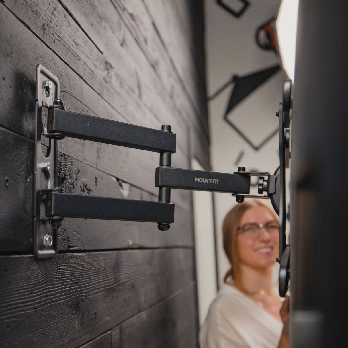 Full Motion TV Wall Mount TV Mount - Full Motion TV Wall Mount - Mount-It! - MI-4110