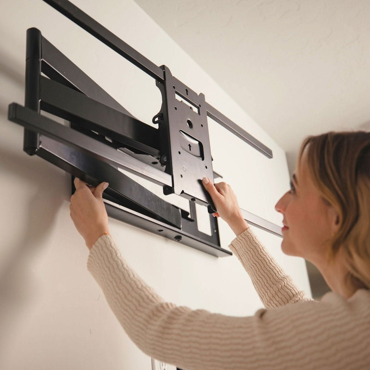 Full Motion TV Wall Mount with Extra Long Extension - TVs up to 80" TV Mount - Full Motion TV Wall Mount with Extra Long Extension - Mount-It! - MI-372