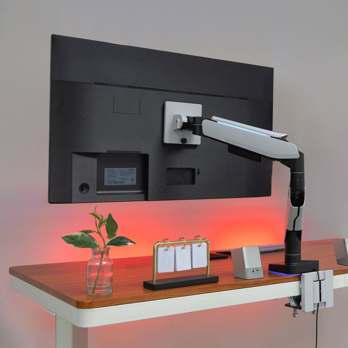 Heavy-Duty Single Monitor Arm for Ultrawide Screens Up To 49" Monitor Mount - Heavy-Duty Single Monitor Arm for Ultrawide Screens Up To 49" - Mount-It! - MI-4881