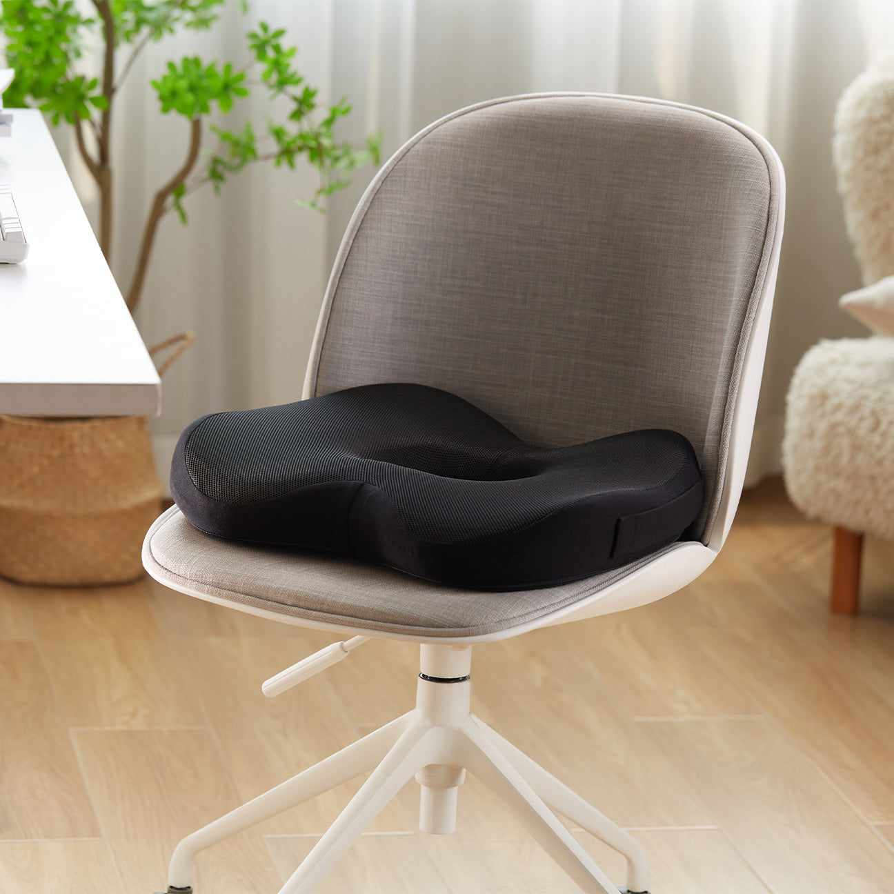 Standing Desk Stools and Seat Cushions - Mount-It!
